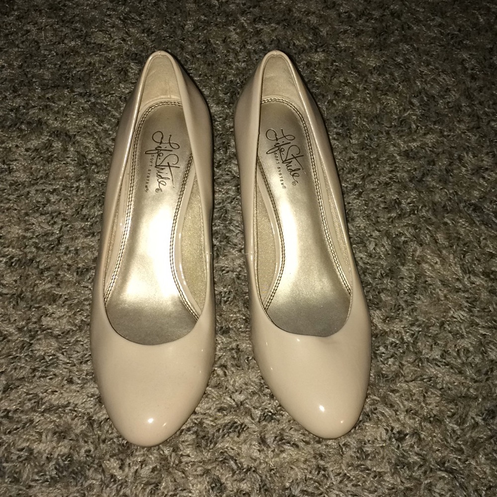 Women’s nude heels